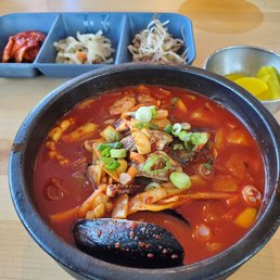 Jjam Bbong (Spicy Seafood Noodle Soup)