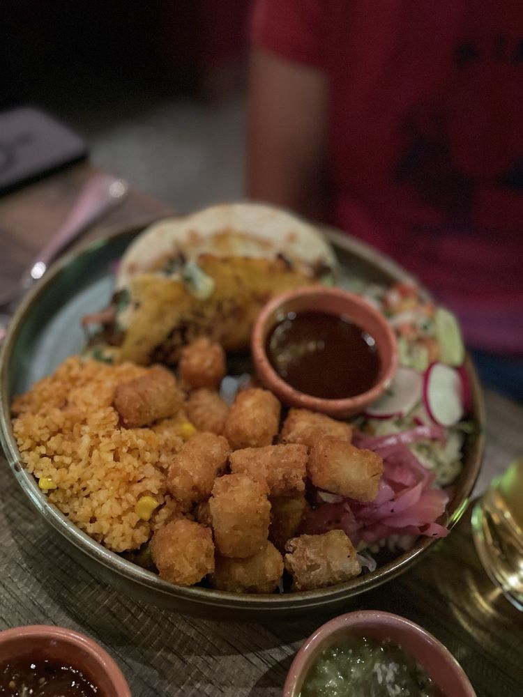 Muertos Cantina