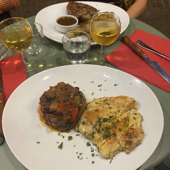 Le Boui Boui - Poulet ratatouille - French Near Me - Paris, 75