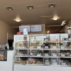 5th Ave Bagelry - Simple clean and good selection!!!