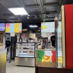 Gina's Pizzeria - Men at work