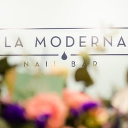 La Moderna Nail Bar
