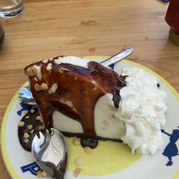 Duke's La Jolla - Hula Pie - New American Near Me - La Jolla, California