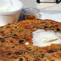 Bari Pizzeria & Grill - Mixed tandoori parantha