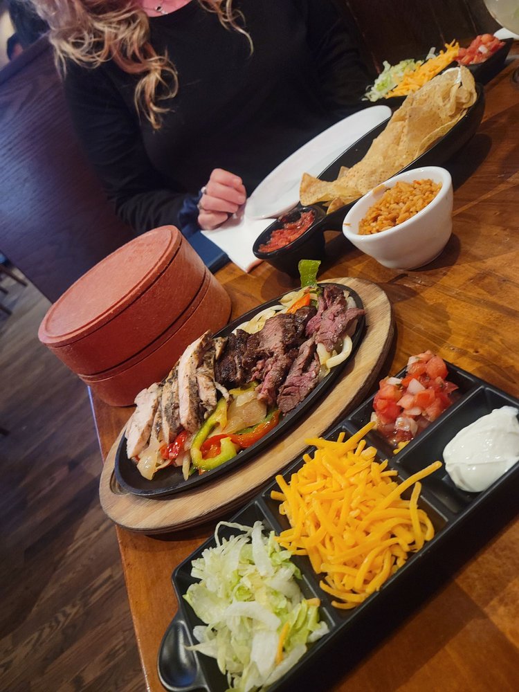 LONE STAR TEXAS GRILL Updated April 2024 81 Photos & 35 Reviews 4048 Carling Avenue