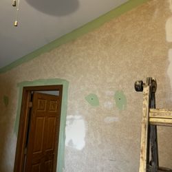 M&M Painting and Decorating - Apply 1st coat paint