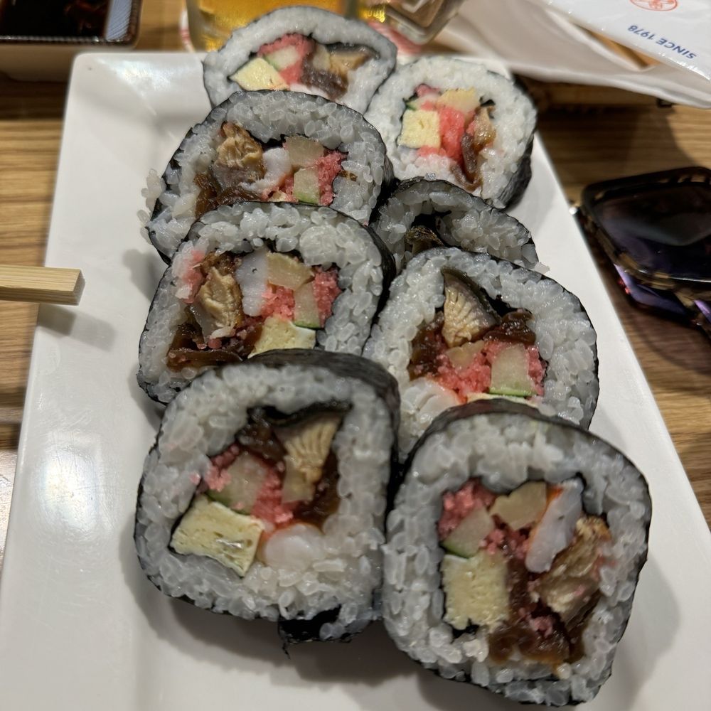 Yanagi Sushi - Big Futo Maki my favorite. It's always good to go to lunch time . Chef is friendly and nice . I love going there for lunch . Great sushi - Japanese Near Me - Honolulu, Hawaii Yanagi Sushi - Big Futo Maki my favorite. It's always good to go to lunch time . Chef is friendly and nice . I love going there for lunch . Great sushi - Japanese Near Me - Honolulu, Hawaii