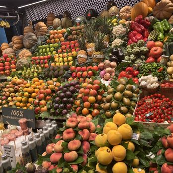 Mercat La Boqueria - Amazing fruits - Farmers Market Near Me - Barcelona, B Mercat La Boqueria - Amazing fruits - Farmers Market Near Me - Barcelona, B