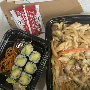Tomo Japanese Fusion - Yaki Udon Noodle Avocado Roll - Asian Fusion Near Me - Brooklyn, New York Tomo Japanese Fusion - Yaki Udon Noodle Avocado Roll - Asian Fusion Near Me - Brooklyn, New York