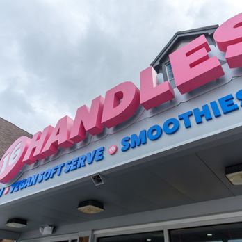 16 Handles - outside - Ice Cream & Frozen Yogurt Near Me - Missouri City, Texas 16 Handles - outside - Ice Cream & Frozen Yogurt Near Me - Missouri City, Texas