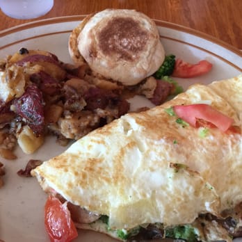 Benetis Breakfast Grill - Egg white omelette - Breakfast & Brunch Near Me - Durham, North Carolina