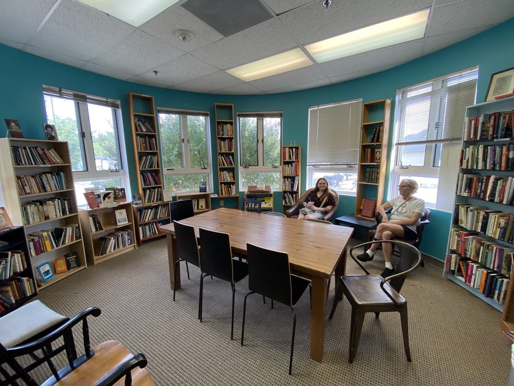 THE COMPANY OF BOOKS Updated October 2024 24 Photos & 12 Reviews 2200 Mount Vernon Ave