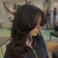 Traci Woodard Salon - The layers, the curtain bangs, the blowout! Mwah chefs kiss