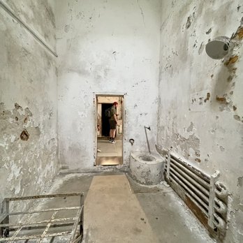 Eastern State Penitentiary - Inside one of the cells - VN - Landmarks & Historical Buildings Near Me - Philadelphia, Pennsylvania Eastern State Penitentiary - Inside one of the cells - VN - Landmarks & Historical Buildings Near Me - Philadelphia, Pennsylvania