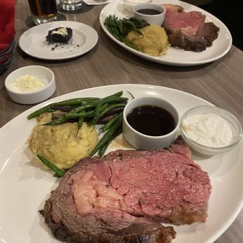 Basalt - Prime Rib Dinners - New American Near Me - Honolulu, Hawaii