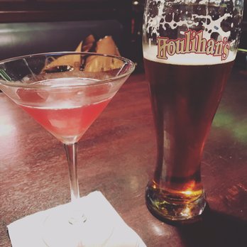 Houlihan's - Poma Martini and sam Adams octoberfest beer - Bars Near Me - Secaucus, New Jersey