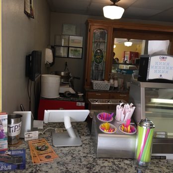 Beth Marie's Old Fashioned Ice Cream - Indoor Cashier counter - Ice Cream & Frozen Yogurt Near Me - Carrollton, Texas Beth Marie's Old Fashioned Ice Cream - Indoor Cashier counter - Ice Cream & Frozen Yogurt Near Me - Carrollton, Texas