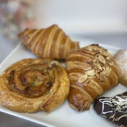 Alina’s Cakes and Cookies