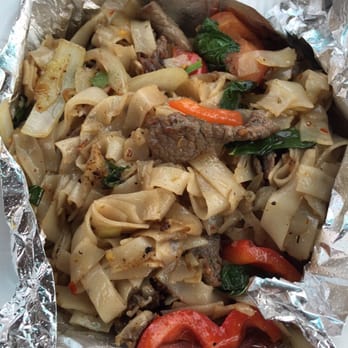 Sriracha Thai Restaurant - Sriracha drunken noodles with beef - Thai Near Me - Carson, California