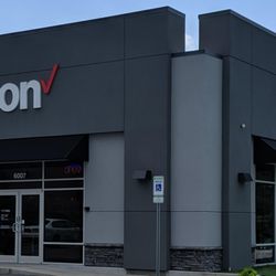 Verizon - Exterior