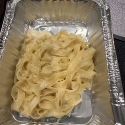 The absolute smallest serving of Alfredo I have ever been given the displeasure of paying full price for. Hey Jordan, please show Bill.