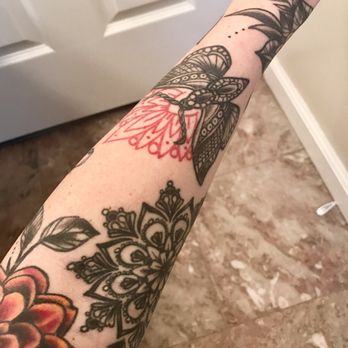 The Hive Tattoo - HANDS DOWN BEST ARTIST @inkbytrip - Tattoo Near Me - Fullerton, California