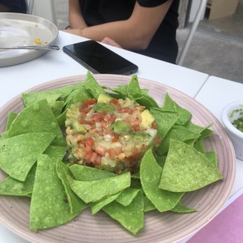 Distrito Aguacate - Nopales chips with guac - Breakfast & Brunch Near Me - Guadalajara, JAL