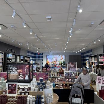 Bath & Body Works - Cosmetics & Beauty Supply Near Me - Fort Walton Beach, Florida Bath & Body Works - Cosmetics & Beauty Supply Near Me - Fort Walton Beach, Florida