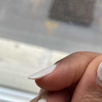 D+W Polish - Tiny cracks in the index nail all along the side - Nail Salons Near Me - New York, New York D+W Polish - Tiny cracks in the index nail all along the side - Nail Salons Near Me - New York, New York