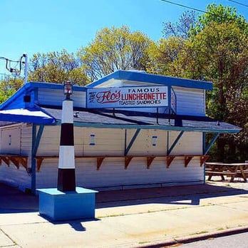 Flo's Luncheonette - American Near Me - Blue Point, New York