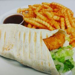Two Hills Pizza & Wings - Chicken wrap with fries
