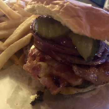 Walnut Creek Pub - Bacon Cheeseburger FANTASTIC! Garlic aoli was delicious - Pubs Near Me - Austin, Texas