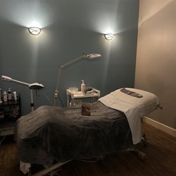 Hand & Stone Massage and Facial Spa