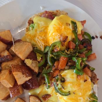 OUI Pancake N Eggs - Chile con queso benedicts - American Near Me - Temecula, California