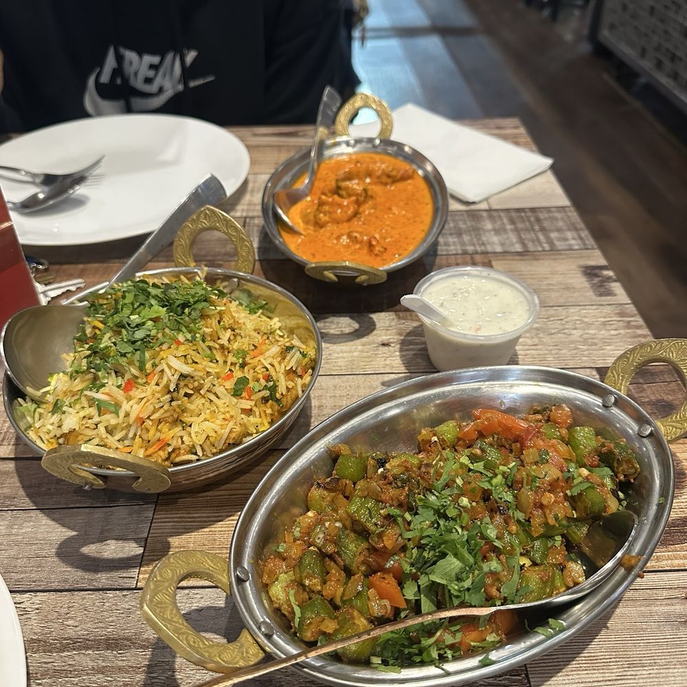 Tandoori Eats - 37. Bhindi Masala Chicken Biryani 32. Makhani - Indian Near Me - Los Angeles, California Tandoori Eats - 37. Bhindi Masala Chicken Biryani 32. Makhani - Indian Near Me - Los Angeles, California