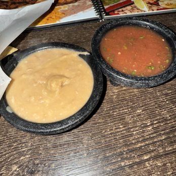 El Mariachi Grill - Bean dip & salsa - Mexican Near Me - Encino, California El Mariachi Grill - Bean dip & salsa - Mexican Near Me - Encino, California