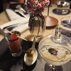 The Maybourne Bar - Caviar tasting menu