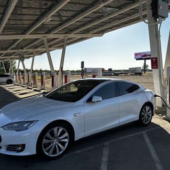 Tesla Supercharger - Chargin' up! - EV Charging Stations Near Me - Traver, California Tesla Supercharger - Chargin' up! - EV Charging Stations Near Me - Traver, California
