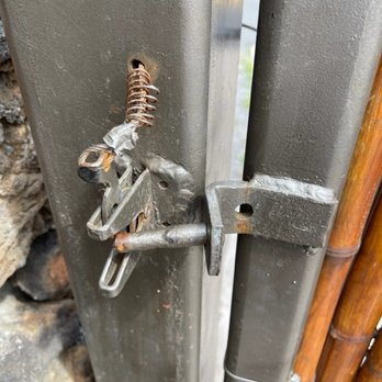 Incom - Repeated latch failure (poor design on expensive gate) - Metal Fabricators Near Me - Kailua Kona, Hawaii