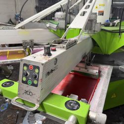 InknStitch - We specialize in bulk screen printing, a versatile technique that allows us to reproduce intricate designs with vibrant colors on various ap