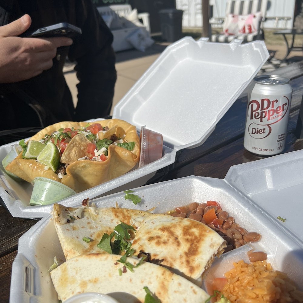 The Open Table-Outdoor Eatery - Chicken quesadilla and taco salad - Mexican Near Me - Henrietta, Texas The Open Table-Outdoor Eatery - Chicken quesadilla and taco salad - Mexican Near Me - Henrietta, Texas