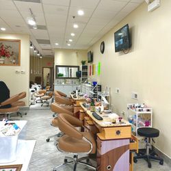 Real Nail & Spa - Inside