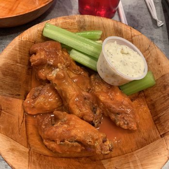 Wings In Weston - 5 Piece Buffalo Wings - Chicken Wings Near Me - Weston, Florida Wings In Weston - 5 Piece Buffalo Wings - Chicken Wings Near Me - Weston, Florida