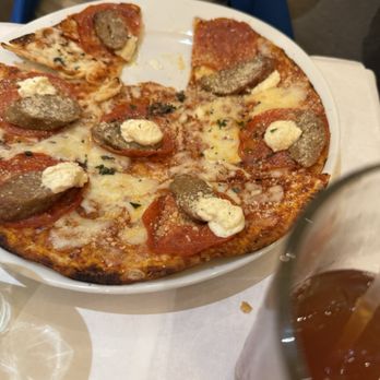 Brio Italian Grille - Sausage pepperoni flatbread - Italian Near Me - Orlando, Florida Brio Italian Grille - Sausage pepperoni flatbread - Italian Near Me - Orlando, Florida