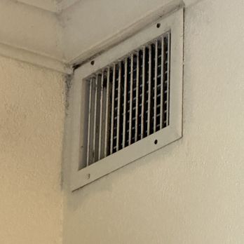 Hilton Suites Boca Raton - Dirty air vents - Hotels Near Me - Boca Raton, Florida