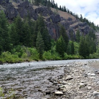 Elk Ridge Campground - Riverside view off RV parking - Hiking Near Me - Naches, Washington Elk Ridge Campground - Riverside view off RV parking - Hiking Near Me - Naches, Washington