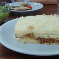 Fratelli Resto Bar - Pastel de papas!!! Y el otro plato milanesa de berenjena a la napolitana!!