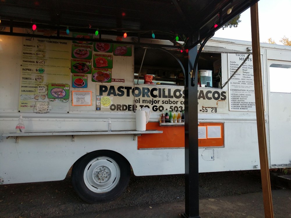 Food from Pastorcillos Tacos