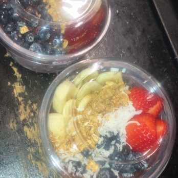 Squeezemeplz - The Berry Boss & PB&J Vibes (Açaí Bowls) - Juice Bars & Smoothies Near Me - New York, New York Squeezemeplz - The Berry Boss & PB&J Vibes (Açaí Bowls) - Juice Bars & Smoothies Near Me - New York, New York