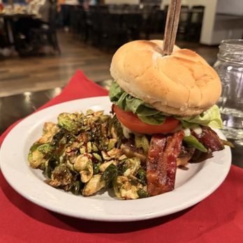 Apres Burger Bistro - Burgers Near Me - Steamboat Springs, Colorado